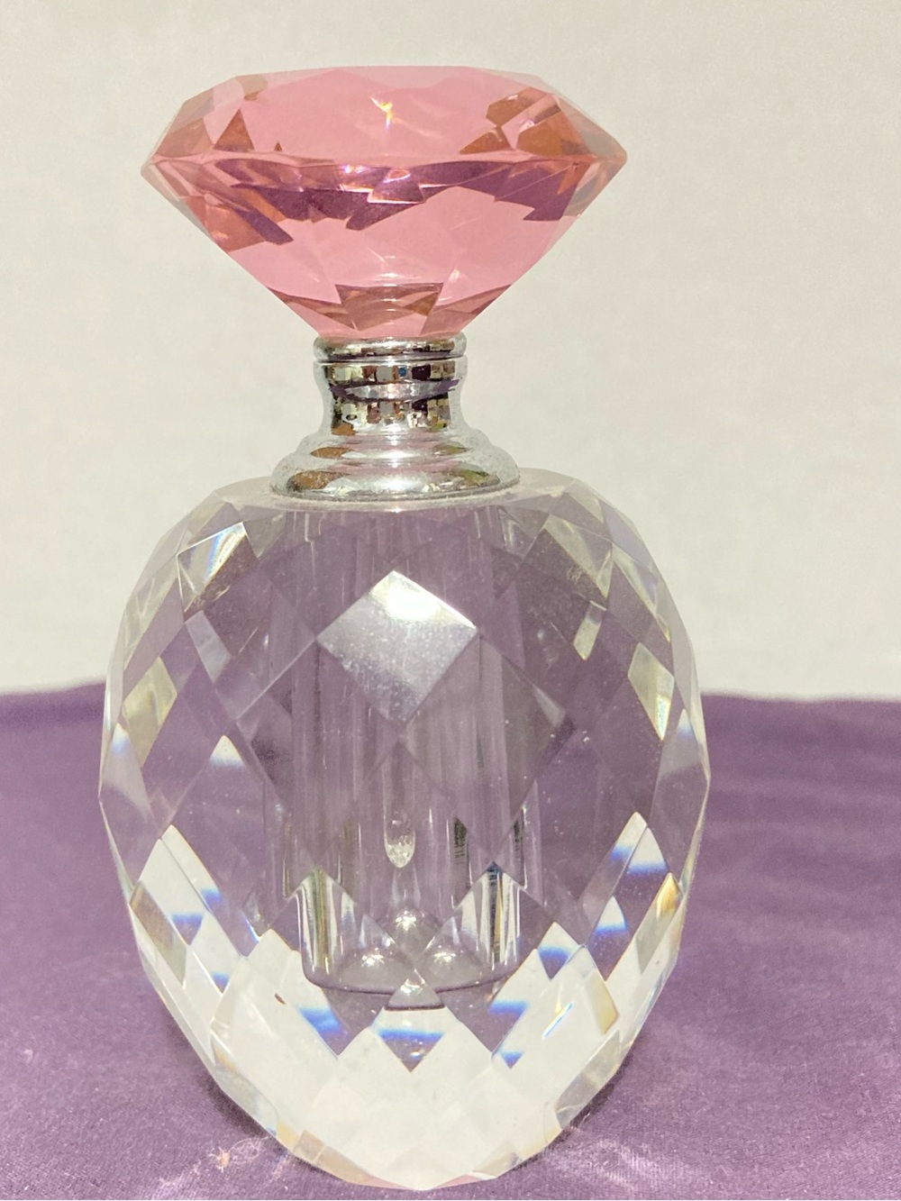 Faceted Pink Crystal Perfume Bottle - Elegant Women’s Accessory